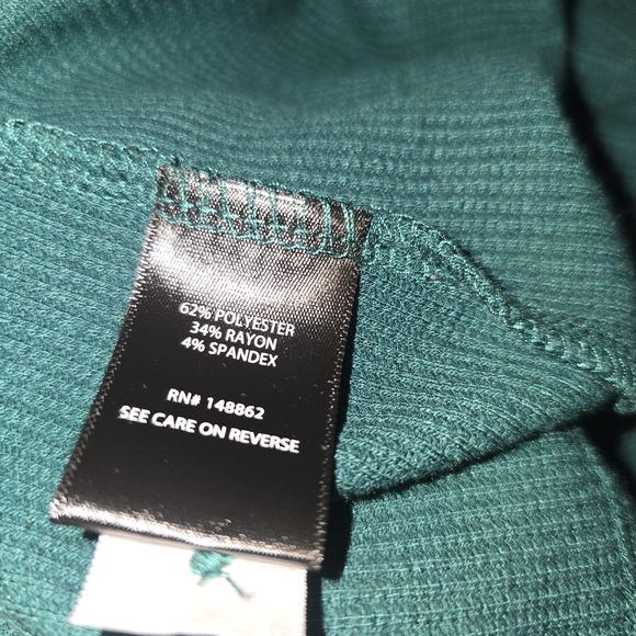 Torrid Women’s Teal Ribbed Long Sleeve Button Front Top Polyester Rayon Size 3 - Picture 8 of 10